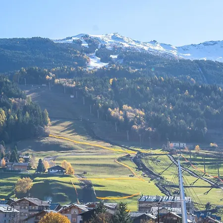 White Peak 77 - Panoramic Slope Views