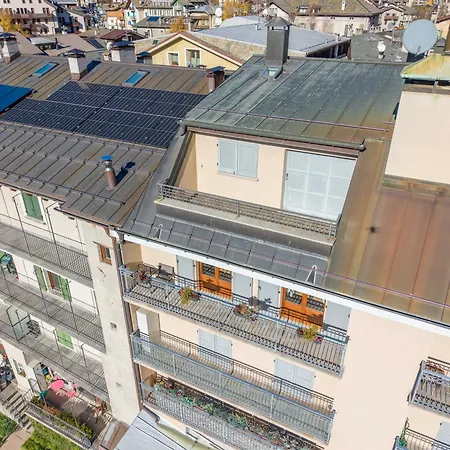 White Peak 77 - Panoramic Slope Views