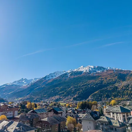 White Peak 77 - Panoramic Slope Views Апартаменты *