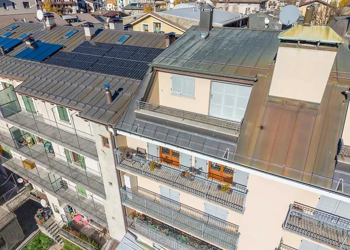 White Peak 77 - Panoramic Slope Views